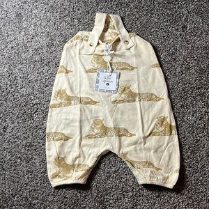 NWT. Kate Quinn. 6-12M. Button Overall Jumpsuit. Tiger. Organic Cotton.